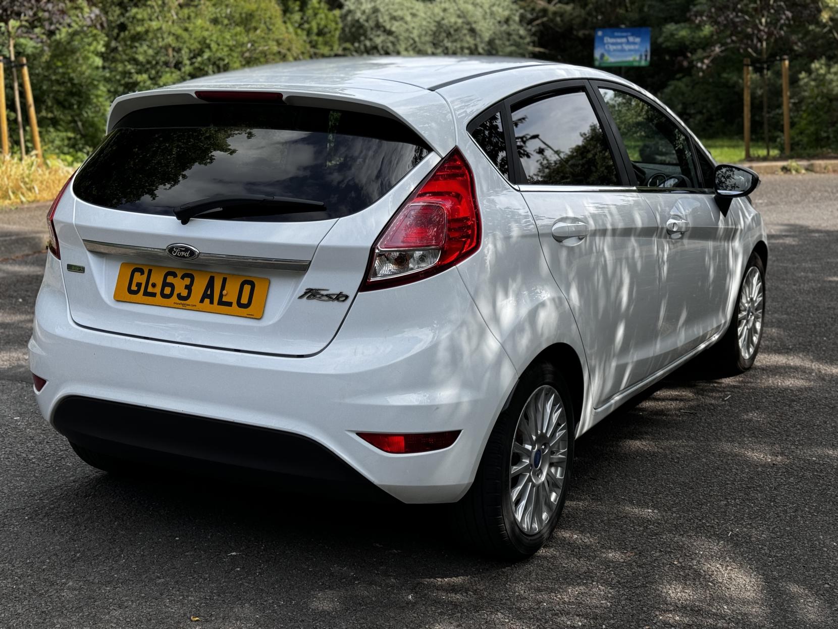 Ford Fiesta 1.0T EcoBoost Titanium Hatchback 5dr Petrol Manual Euro 5 (s/s) (125 ps)