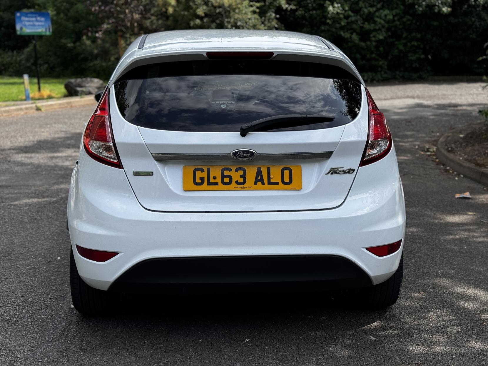 Ford Fiesta 1.0T EcoBoost Titanium Hatchback 5dr Petrol Manual Euro 5 (s/s) (125 ps)