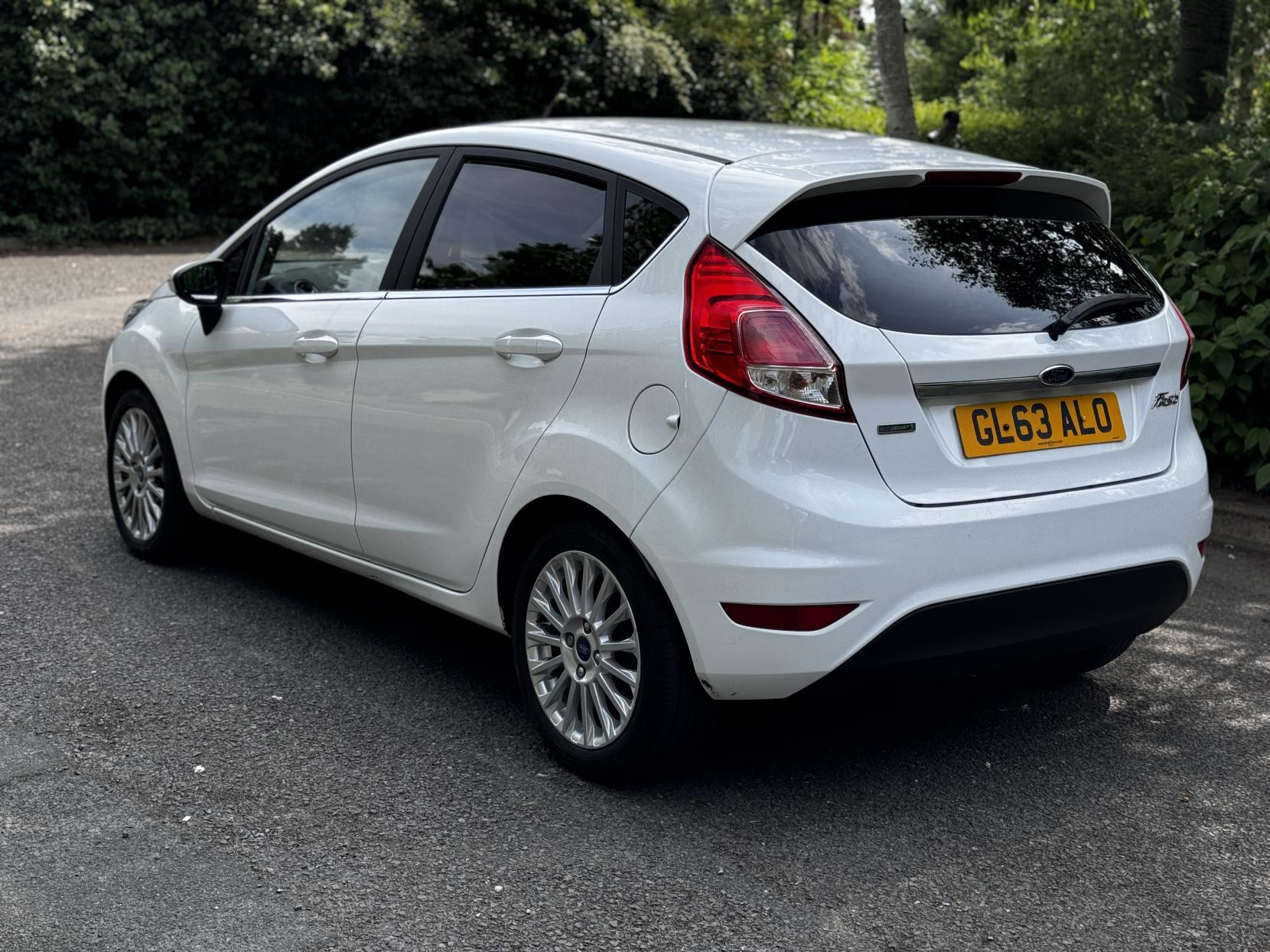 Ford Fiesta 1.0T EcoBoost Titanium Hatchback 5dr Petrol Manual Euro 5 (s/s) (125 ps)