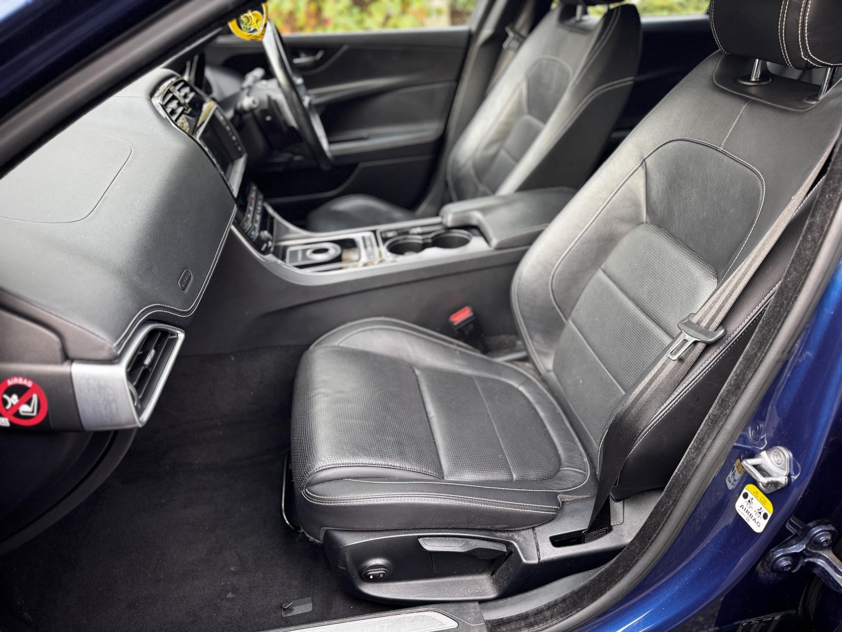 Jaguar XE 2.0d R-Sport Saloon 4dr Diesel Auto Euro 6 (s/s) (180 ps)