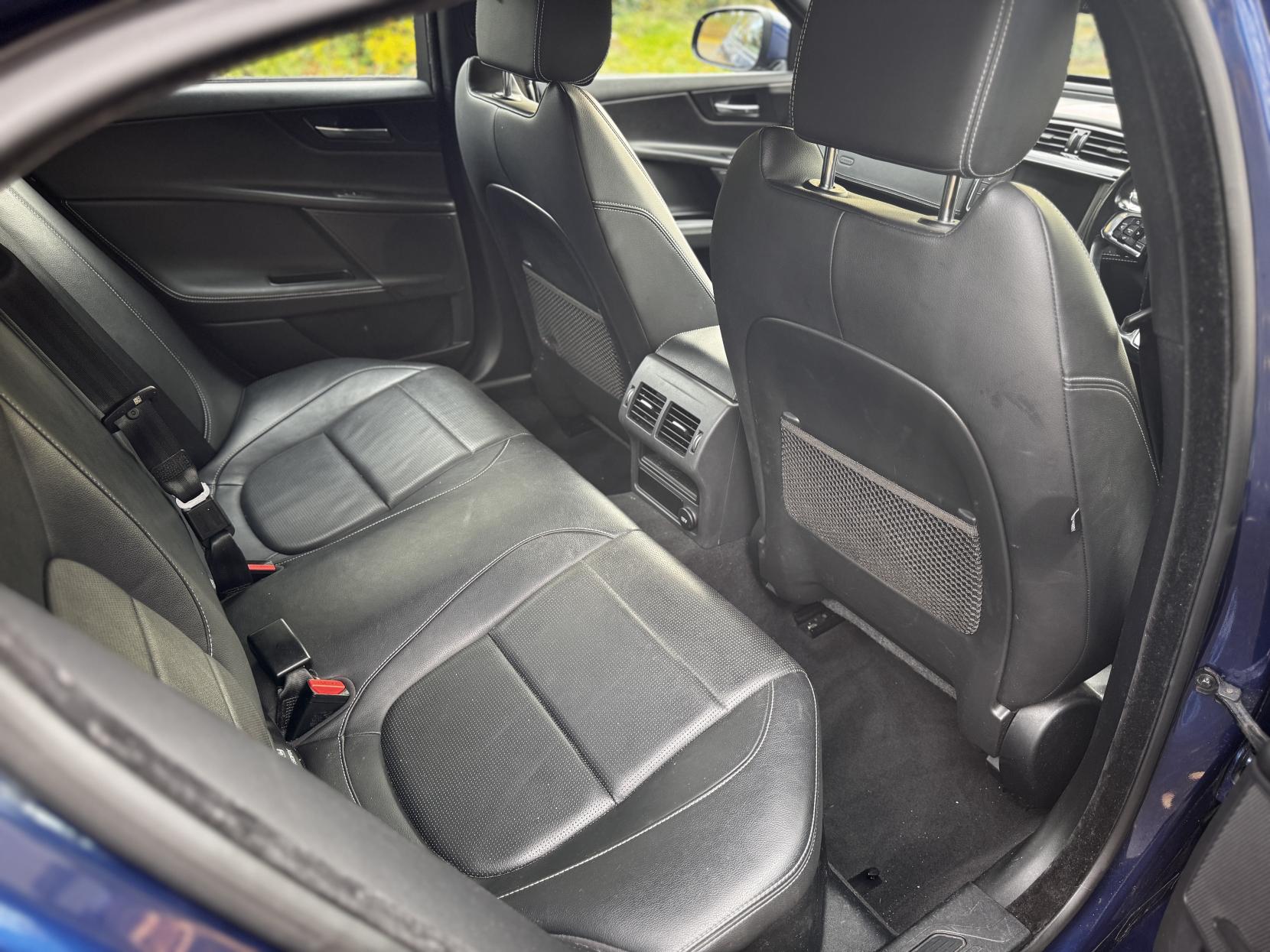 Jaguar XE 2.0d R-Sport Saloon 4dr Diesel Auto Euro 6 (s/s) (180 ps)