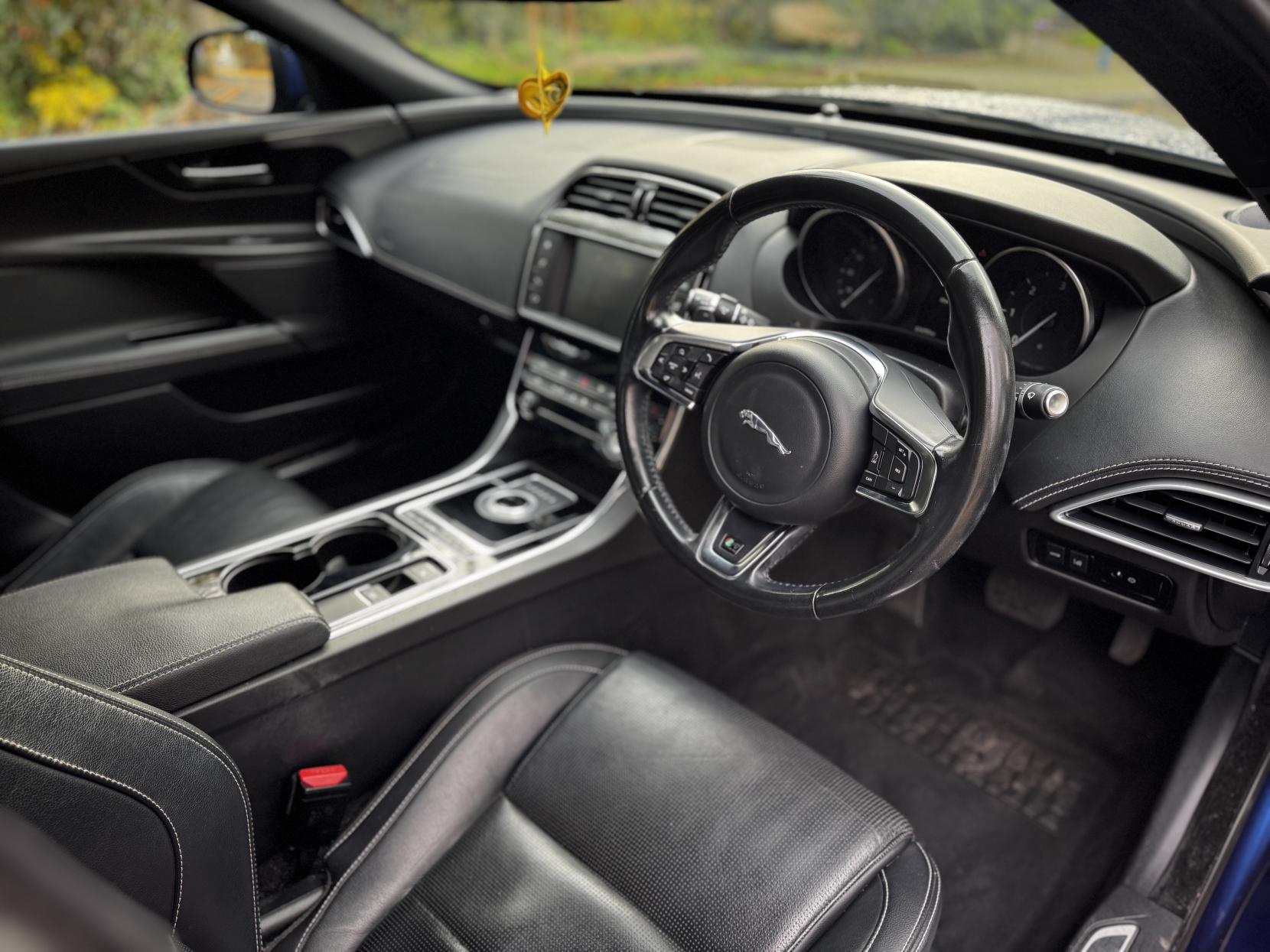 Jaguar XE 2.0d R-Sport Saloon 4dr Diesel Auto Euro 6 (s/s) (180 ps)