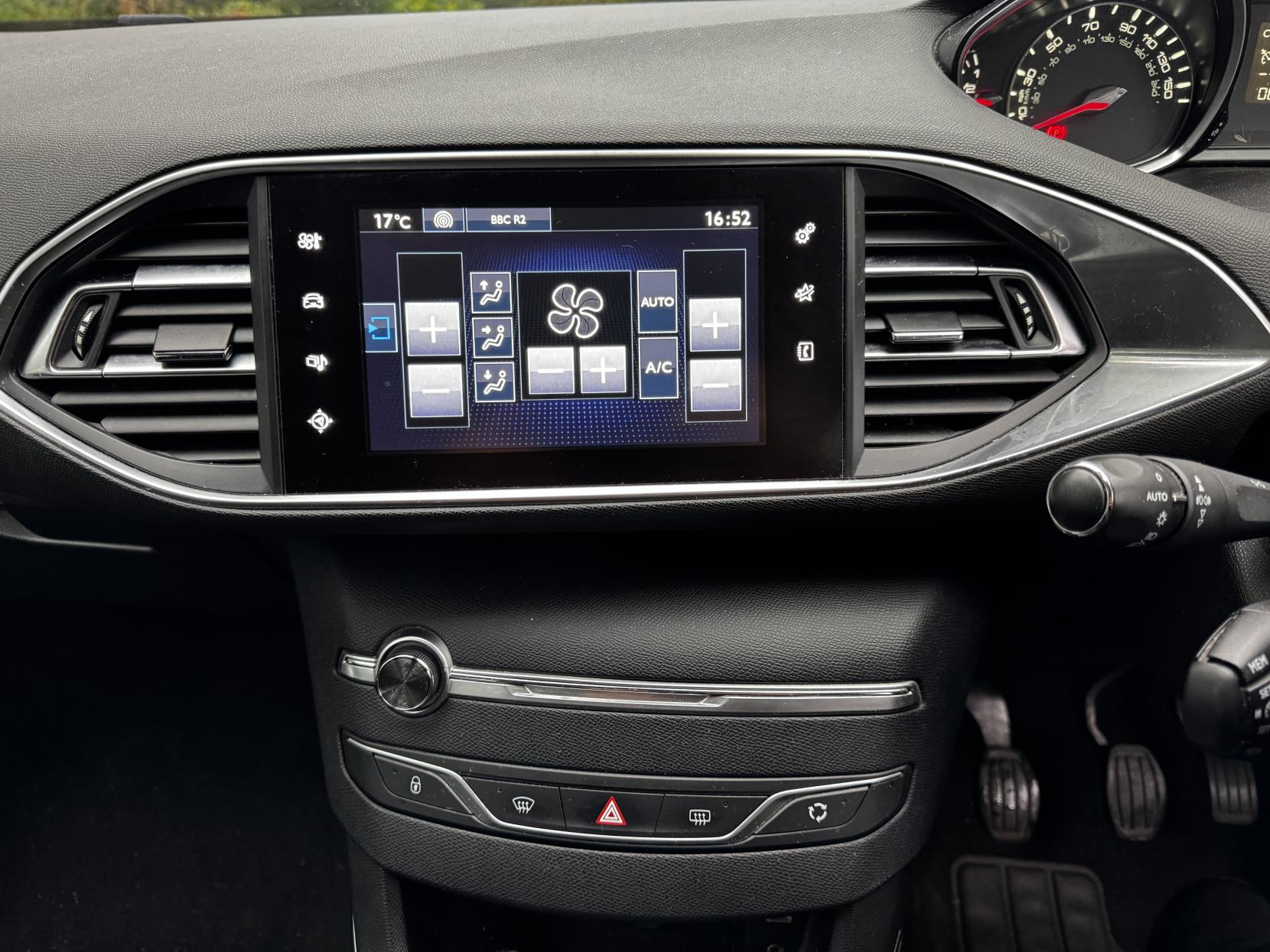 Peugeot 308 1.2 PureTech Allure Hatchback 5dr Petrol Manual Euro 6 (s/s) (110 ps)
