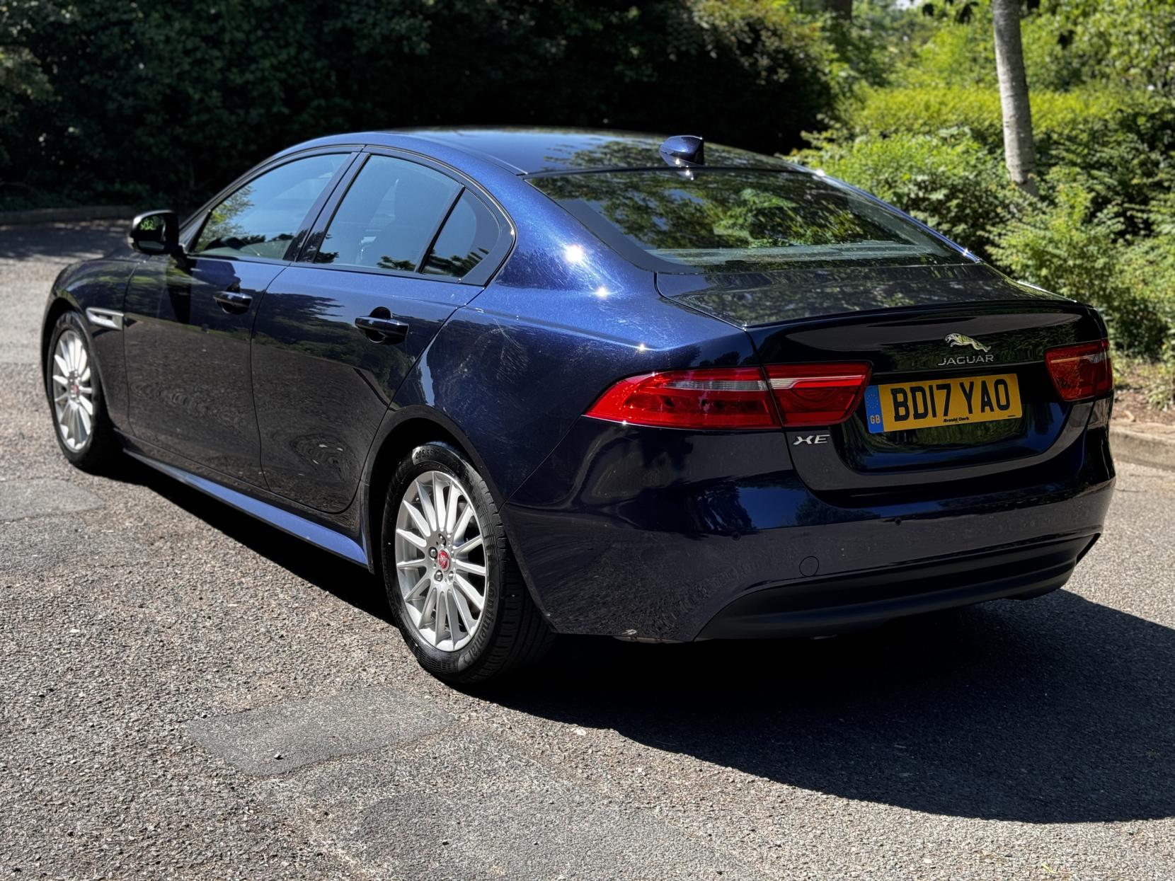 Jaguar XE 2.0d R-Sport Saloon 4dr Diesel Manual Euro 6 (s/s) (163 ps)