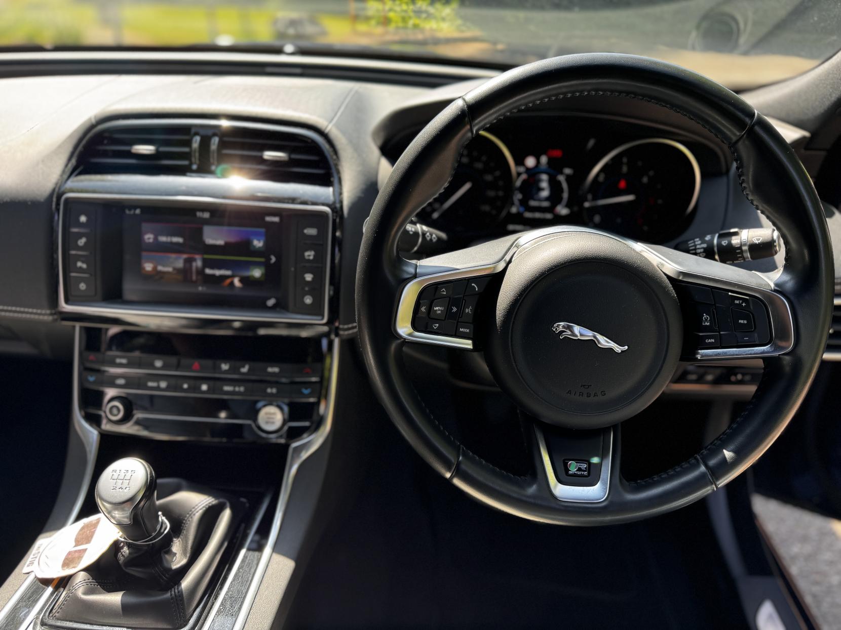 Jaguar XE 2.0d R-Sport Saloon 4dr Diesel Manual Euro 6 (s/s) (163 ps)