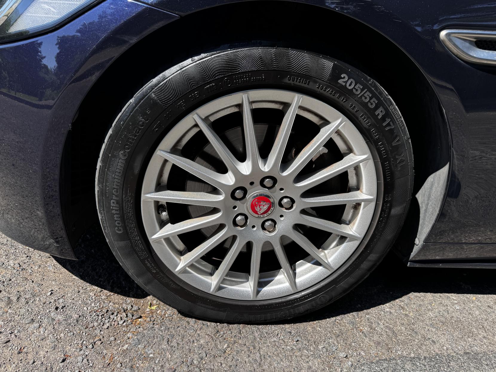 Jaguar XE 2.0d R-Sport Saloon 4dr Diesel Manual Euro 6 (s/s) (163 ps)