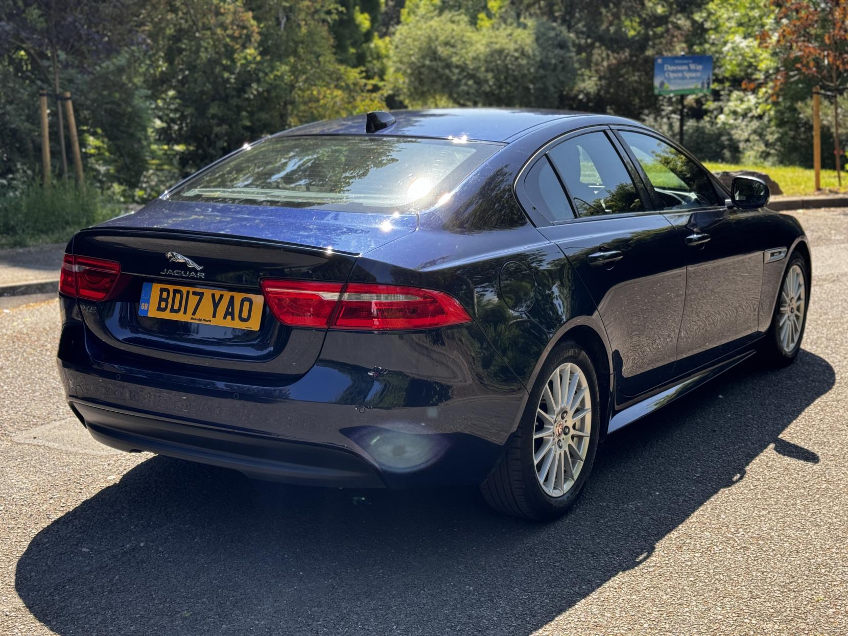 Jaguar XE 2.0d R-Sport Saloon 4dr Diesel Manual Euro 6 (s/s) (163 ps)