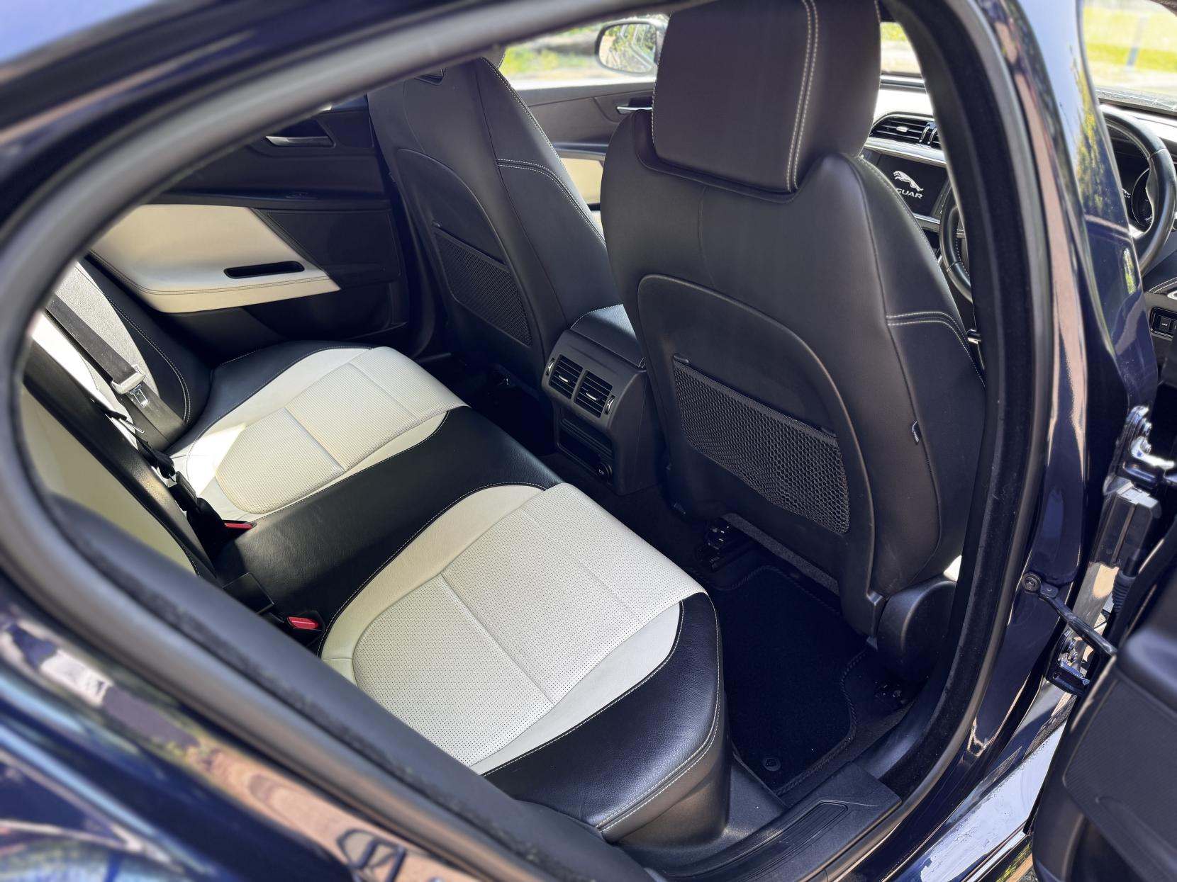 Jaguar XE 2.0d R-Sport Saloon 4dr Diesel Manual Euro 6 (s/s) (163 ps)