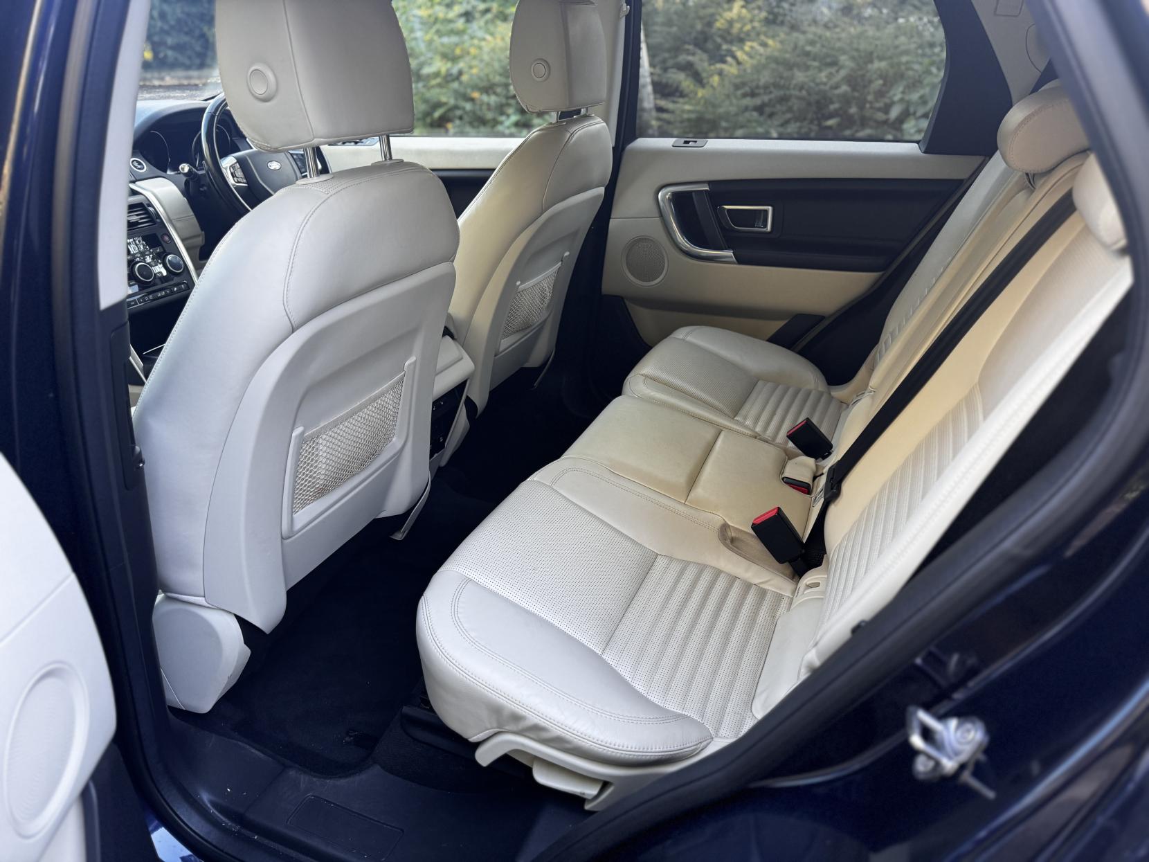 Land Rover Discovery Sport 2.0 TD4 HSE Luxury SUV 5dr Diesel Auto 4WD Euro 6 (s/s) (180 ps)