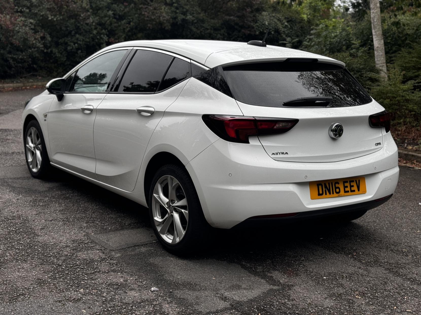 Vauxhall Astra 1.6 CDTi BlueInjection SRi Hatchback 5dr Diesel Manual Euro 6 (s/s) (136 ps)