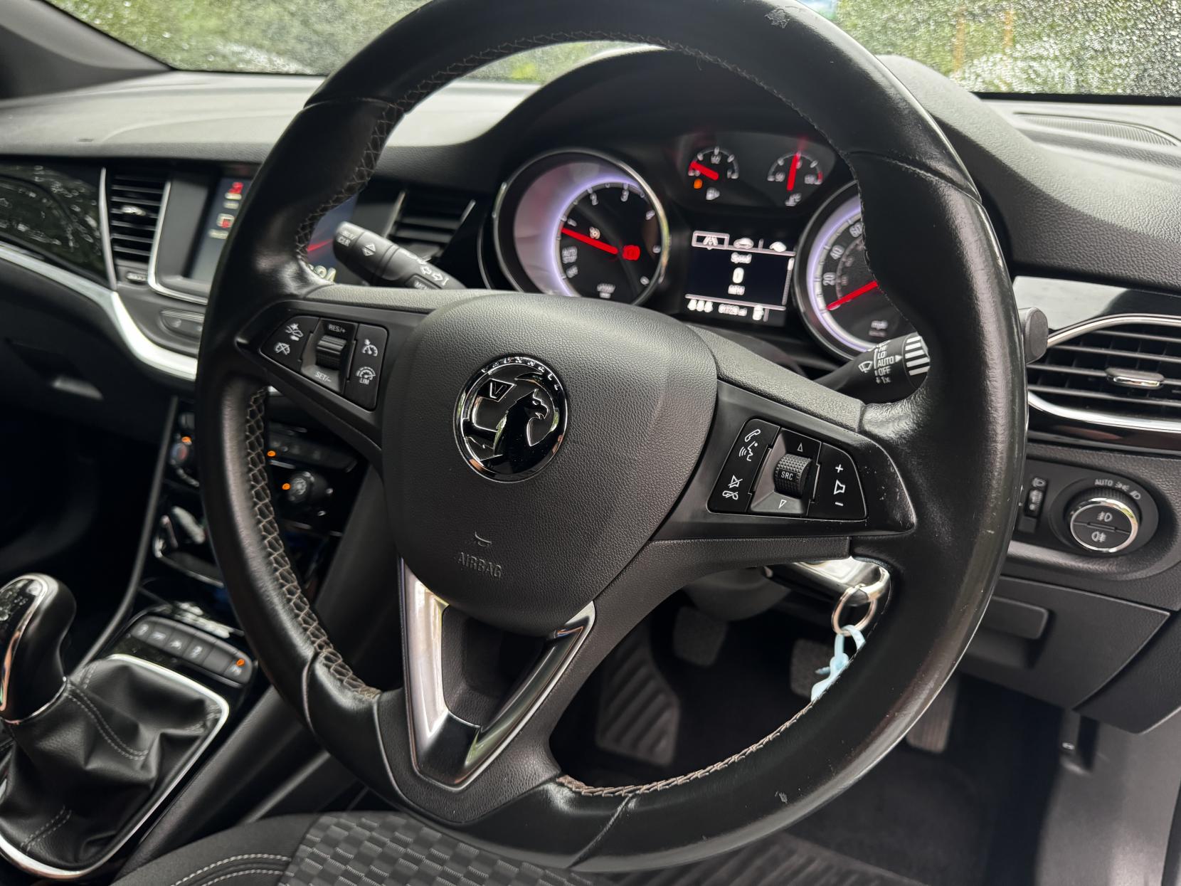 Vauxhall Astra 1.6 CDTi BlueInjection SRi Hatchback 5dr Diesel Manual Euro 6 (s/s) (136 ps)
