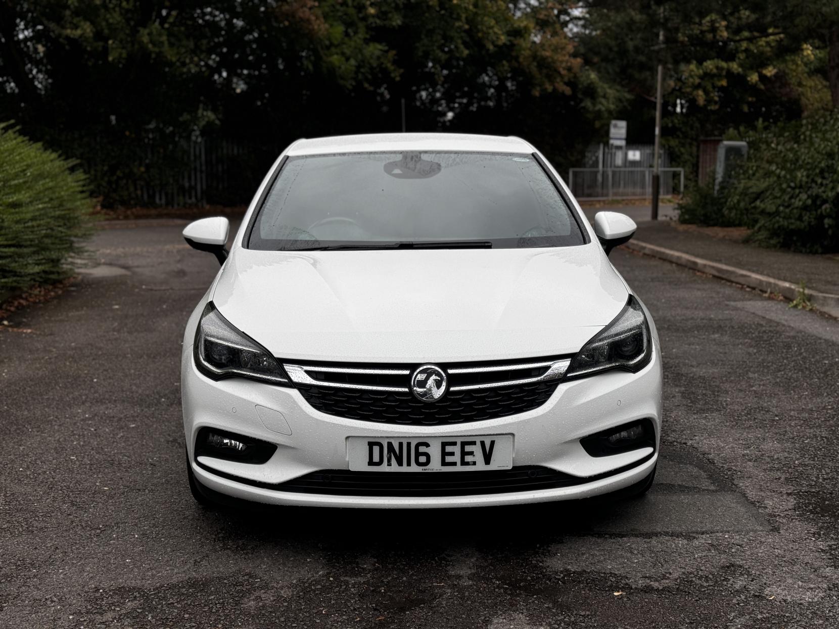 Vauxhall Astra 1.6 CDTi BlueInjection SRi Hatchback 5dr Diesel Manual Euro 6 (s/s) (136 ps)