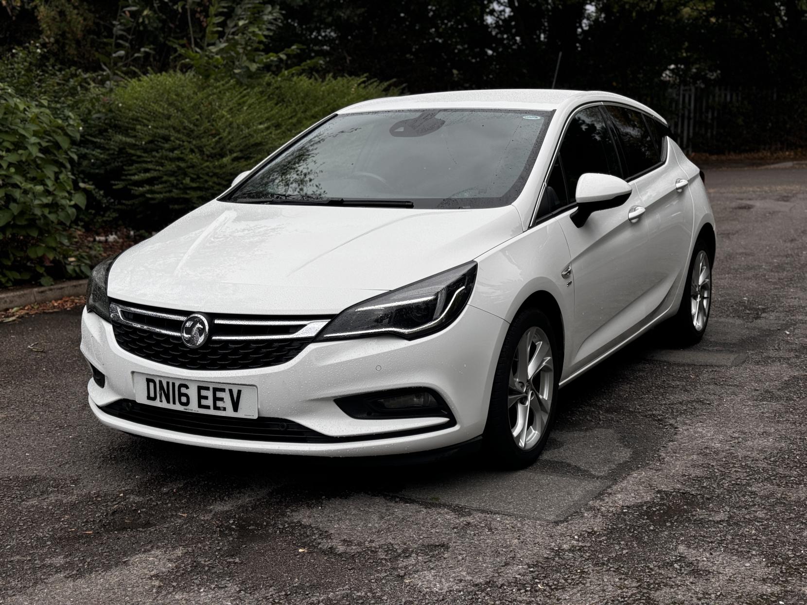 Vauxhall Astra 1.6 CDTi BlueInjection SRi Hatchback 5dr Diesel Manual Euro 6 (s/s) (136 ps)