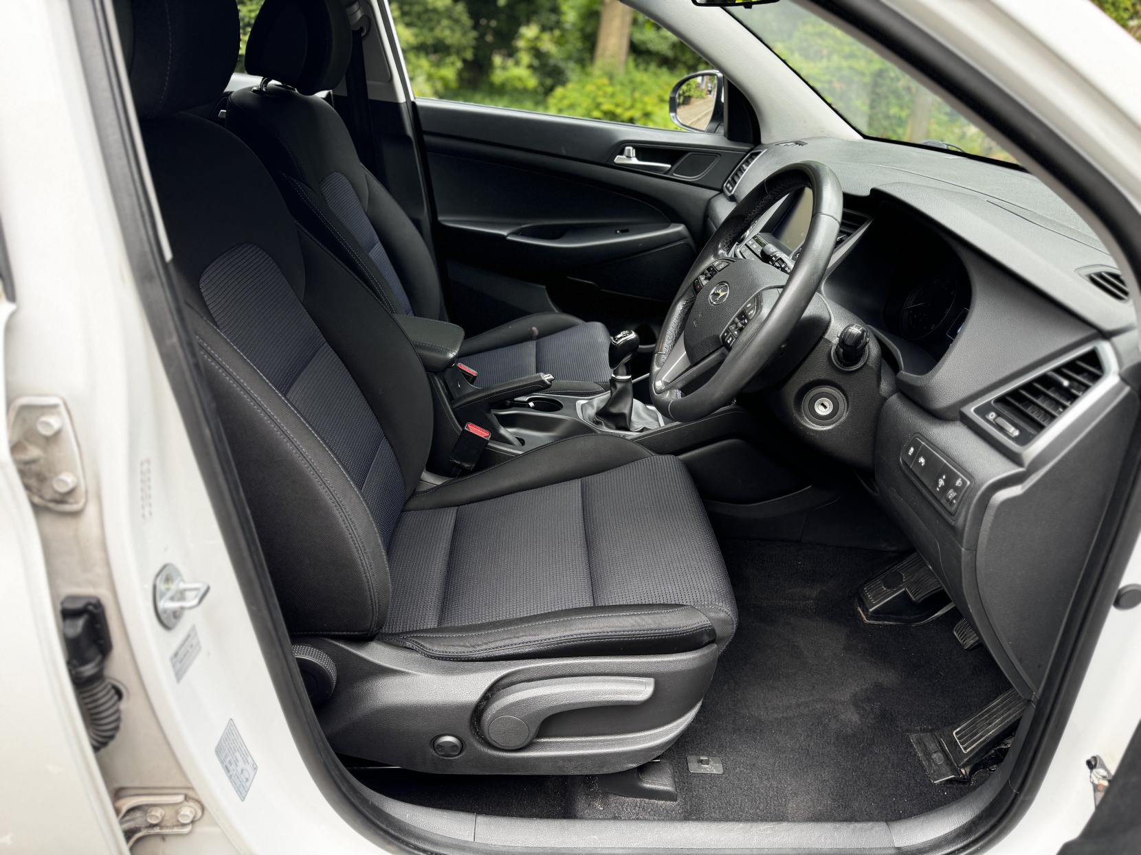 Hyundai TUCSON 1.7 CRDi Blue Drive SE Nav SUV 5dr Diesel Manual Euro 6 (s/s) (116 ps)