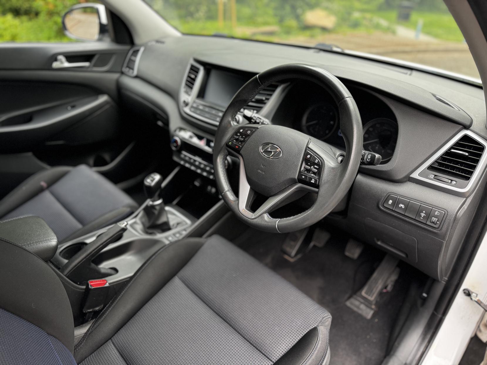Hyundai TUCSON 1.7 CRDi Blue Drive SE Nav SUV 5dr Diesel Manual Euro 6 (s/s) (116 ps)