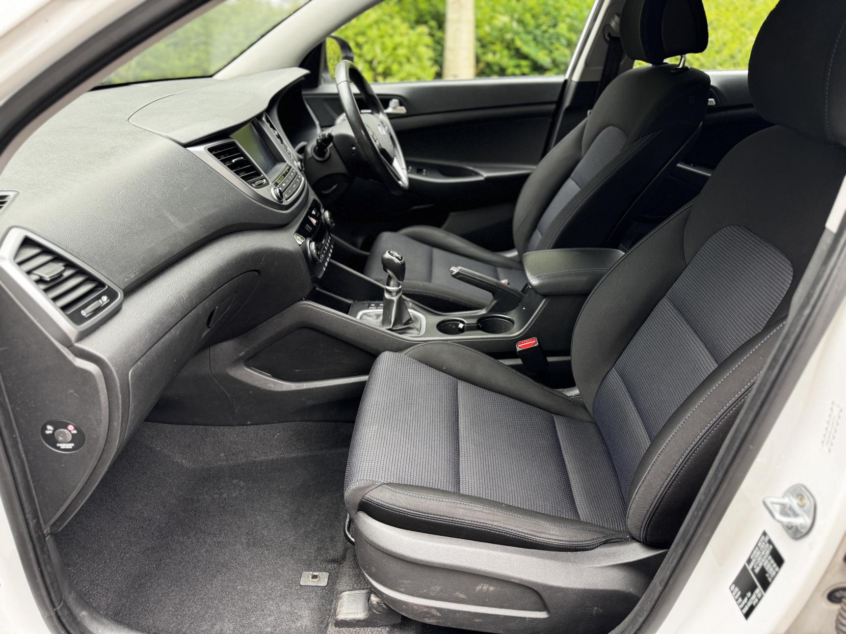 Hyundai TUCSON 1.7 CRDi Blue Drive SE Nav SUV 5dr Diesel Manual Euro 6 (s/s) (116 ps)
