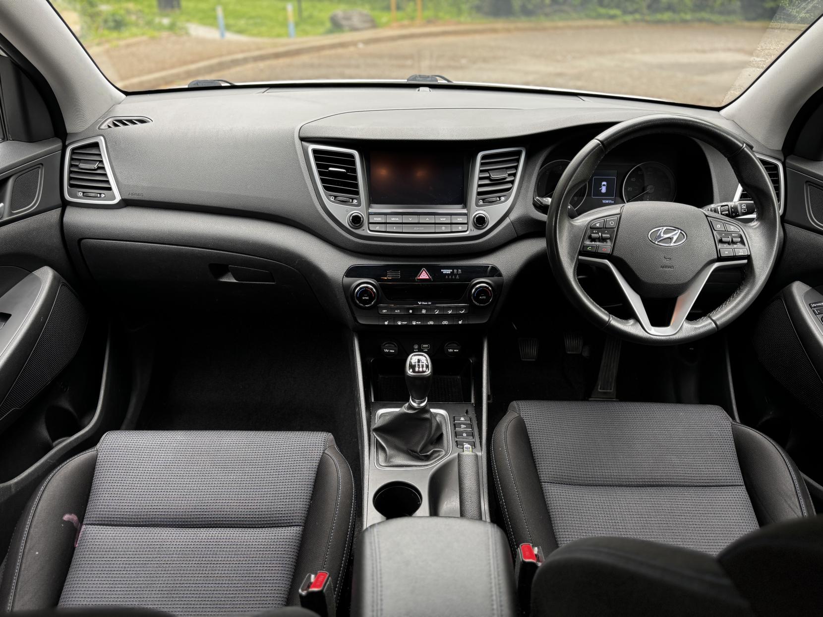Hyundai TUCSON 1.7 CRDi Blue Drive SE Nav SUV 5dr Diesel Manual Euro 6 (s/s) (116 ps)