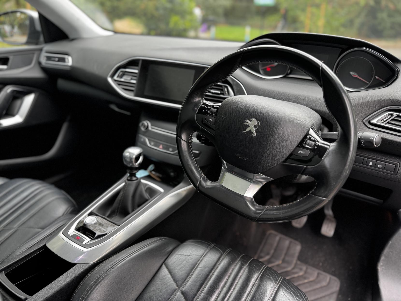 Peugeot 308 SW 1.6 e-HDi Feline Estate 5dr Diesel Manual Euro 5 (s/s) (115 ps)