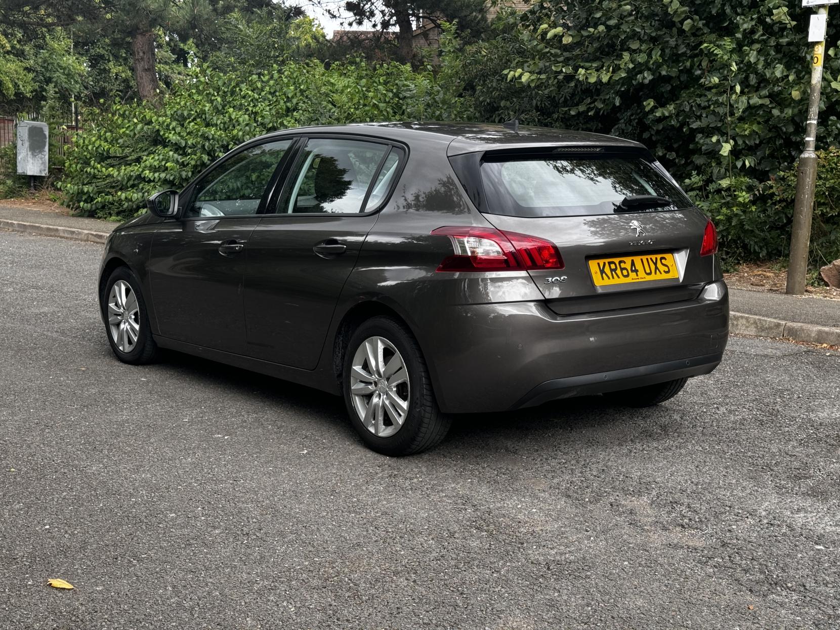 Peugeot 308 1.6 HDi Active Hatchback 5dr Diesel Manual Euro 5 (92 ps)