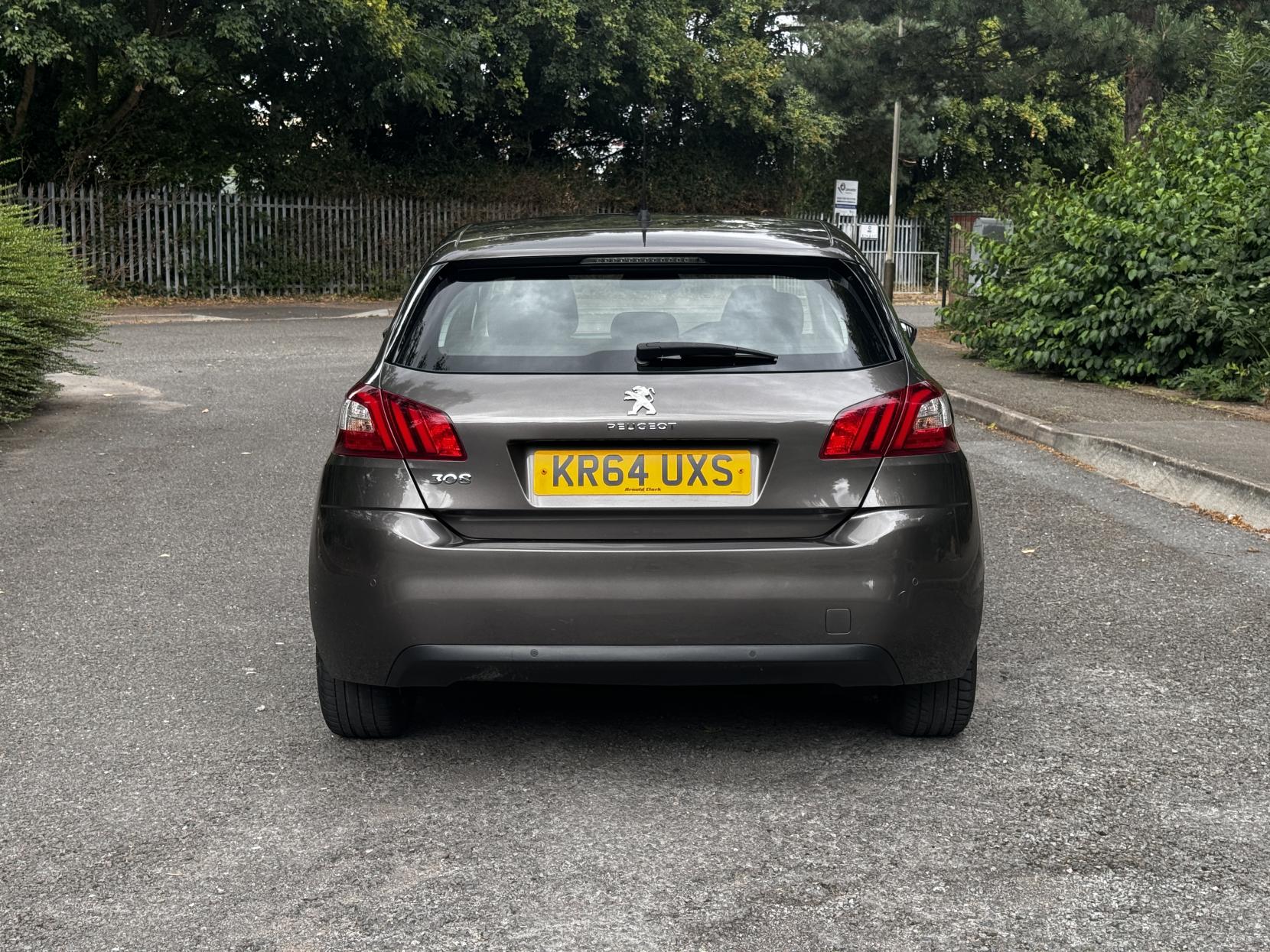 Peugeot 308 1.6 HDi Active Hatchback 5dr Diesel Manual Euro 5 (92 ps)