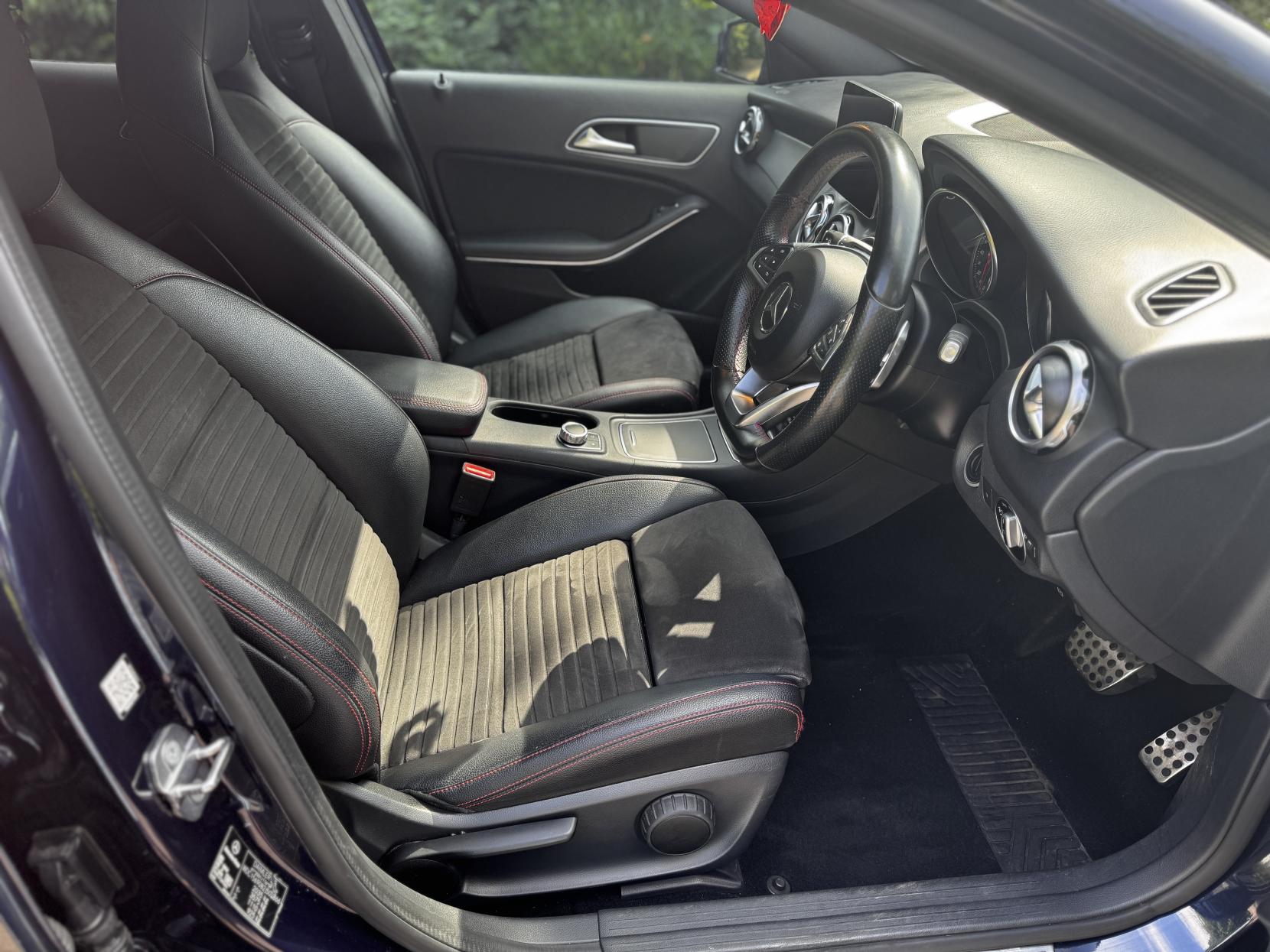 Mercedes-Benz GLA 2.1 GLA200d AMG Line SUV 5dr Diesel 7G-DCT Euro 6 (s/s) (136 ps)