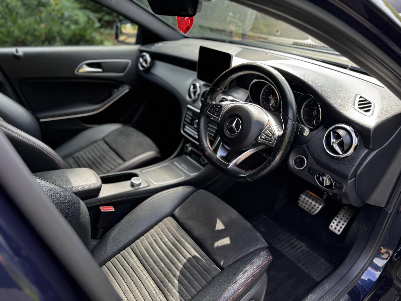 Mercedes-Benz GLA 2.1 GLA200d AMG Line SUV 5dr Diesel 7G-DCT Euro 6 (s/s) (136 ps)