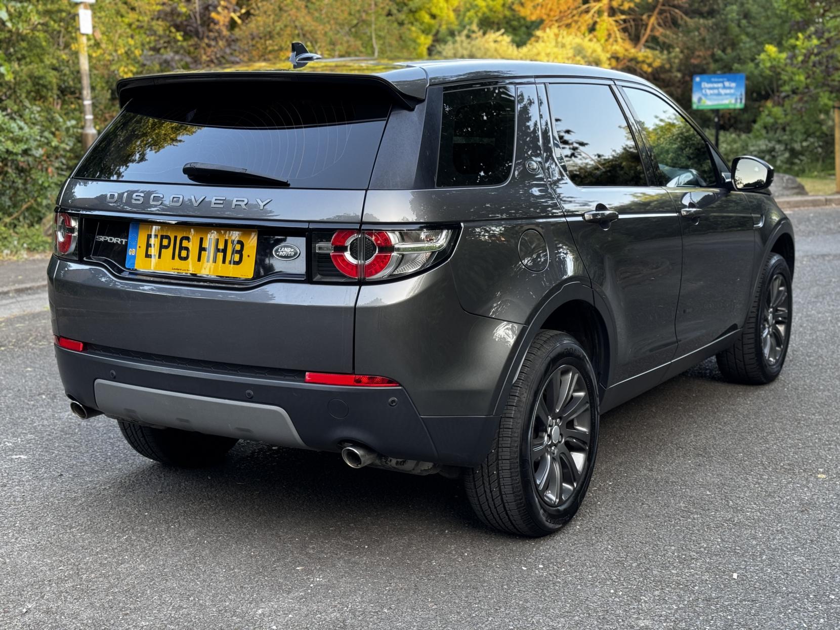 Land Rover Discovery Sport 2.0 TD4 SE Tech SUV 5dr Diesel Manual 4WD Euro 6 (s/s) (180 ps)