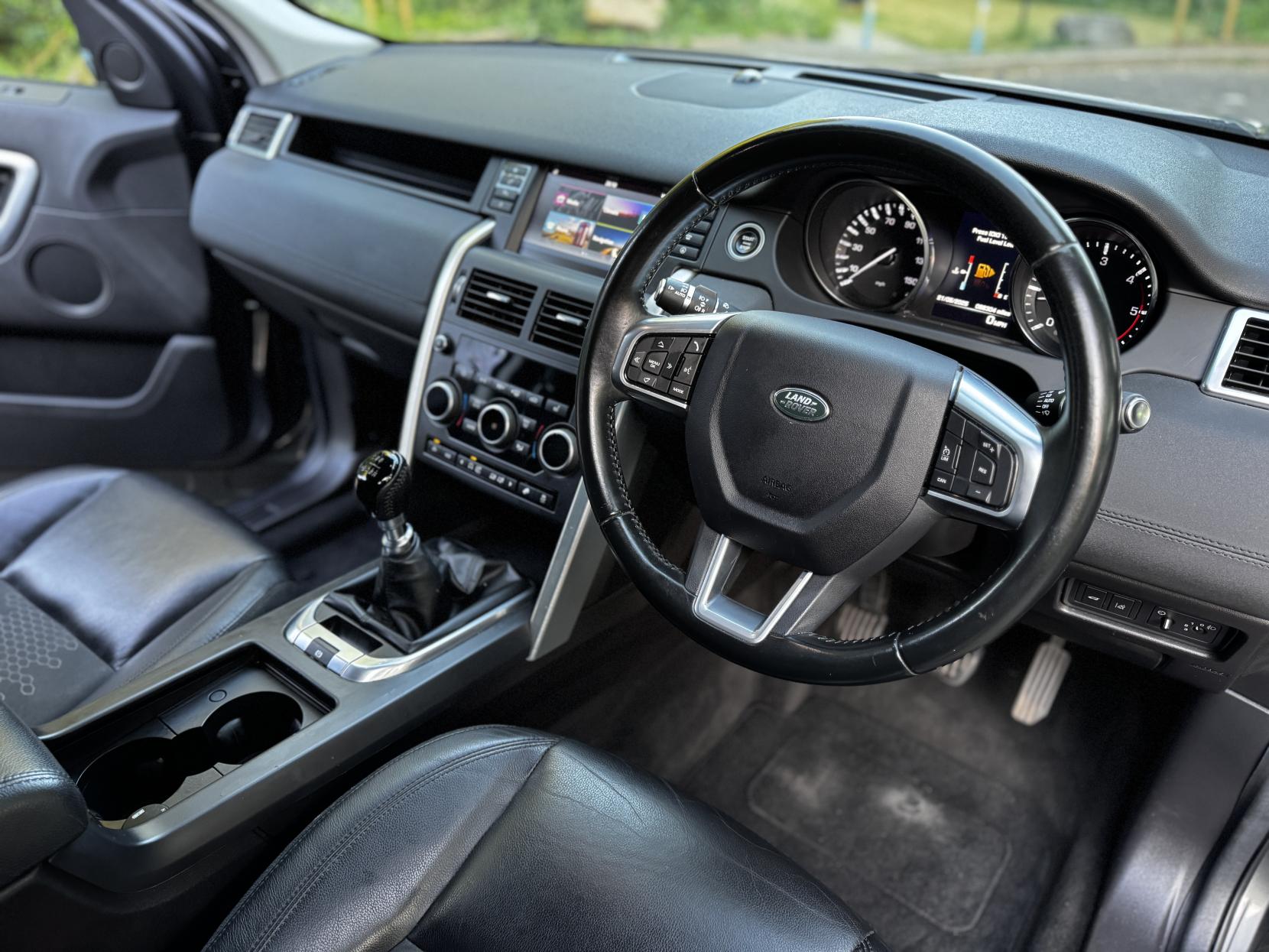 Land Rover Discovery Sport 2.0 TD4 SE Tech SUV 5dr Diesel Manual 4WD Euro 6 (s/s) (180 ps)