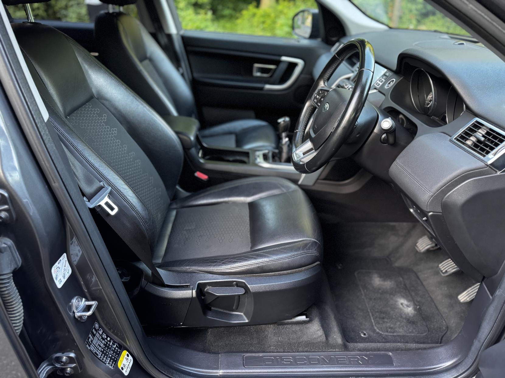 Land Rover Discovery Sport 2.0 TD4 SE Tech SUV 5dr Diesel Manual 4WD Euro 6 (s/s) (180 ps)