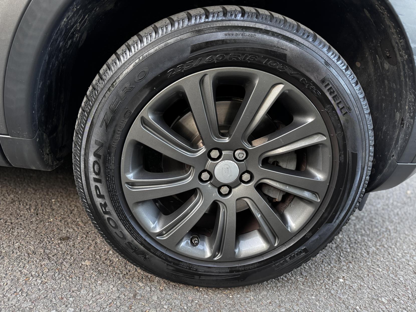 Land Rover Discovery Sport 2.0 TD4 SE Tech SUV 5dr Diesel Manual 4WD Euro 6 (s/s) (180 ps)