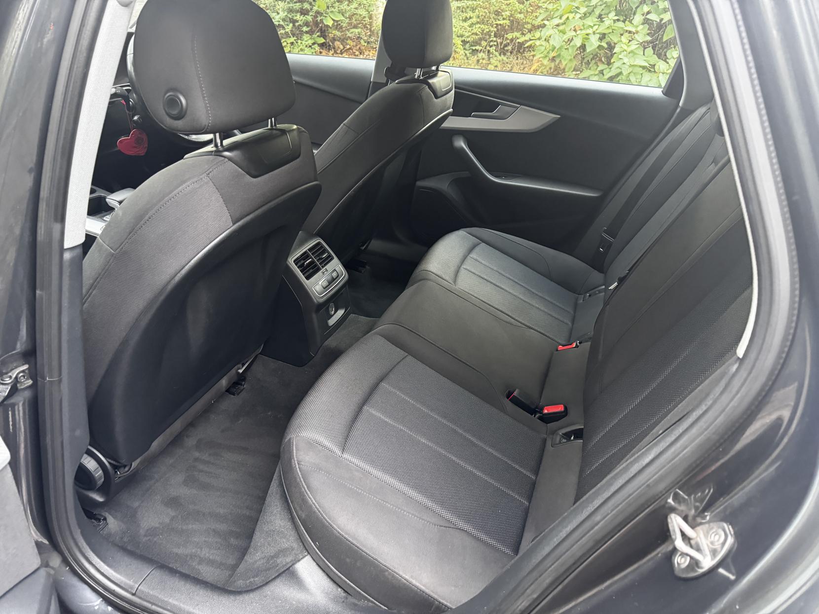 Audi A4 Avant 2.0 TDI 35 Technik Estate 5dr Diesel S Tronic Euro 6 (s/s) (163 ps)