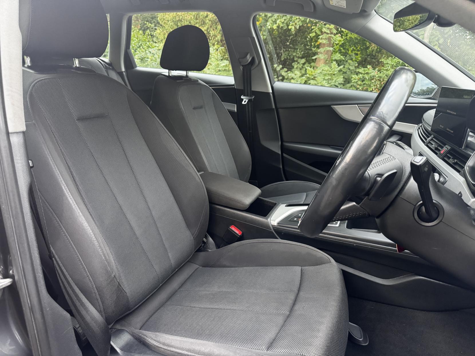 Audi A4 Avant 2.0 TDI 35 Technik Estate 5dr Diesel S Tronic Euro 6 (s/s) (163 ps)