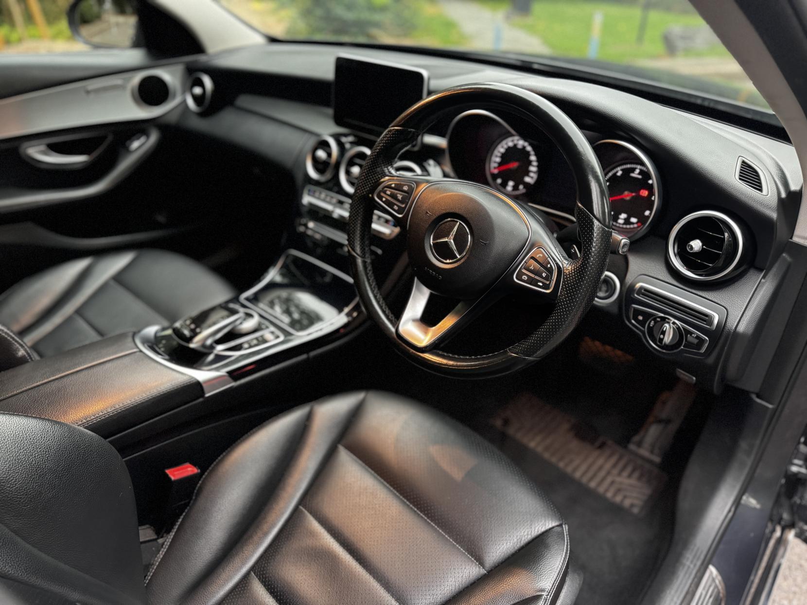 Mercedes-Benz C Class 2.1 C250 BlueTEC Sport Saloon 4dr Diesel G-Tronic+ Euro 6 (s/s) (204 ps)