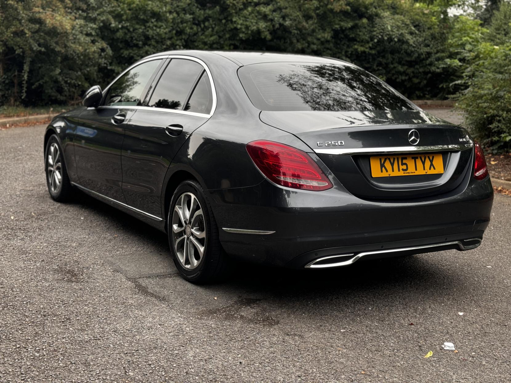 Mercedes-Benz C Class 2.1 C250 BlueTEC Sport Saloon 4dr Diesel G-Tronic+ Euro 6 (s/s) (204 ps)