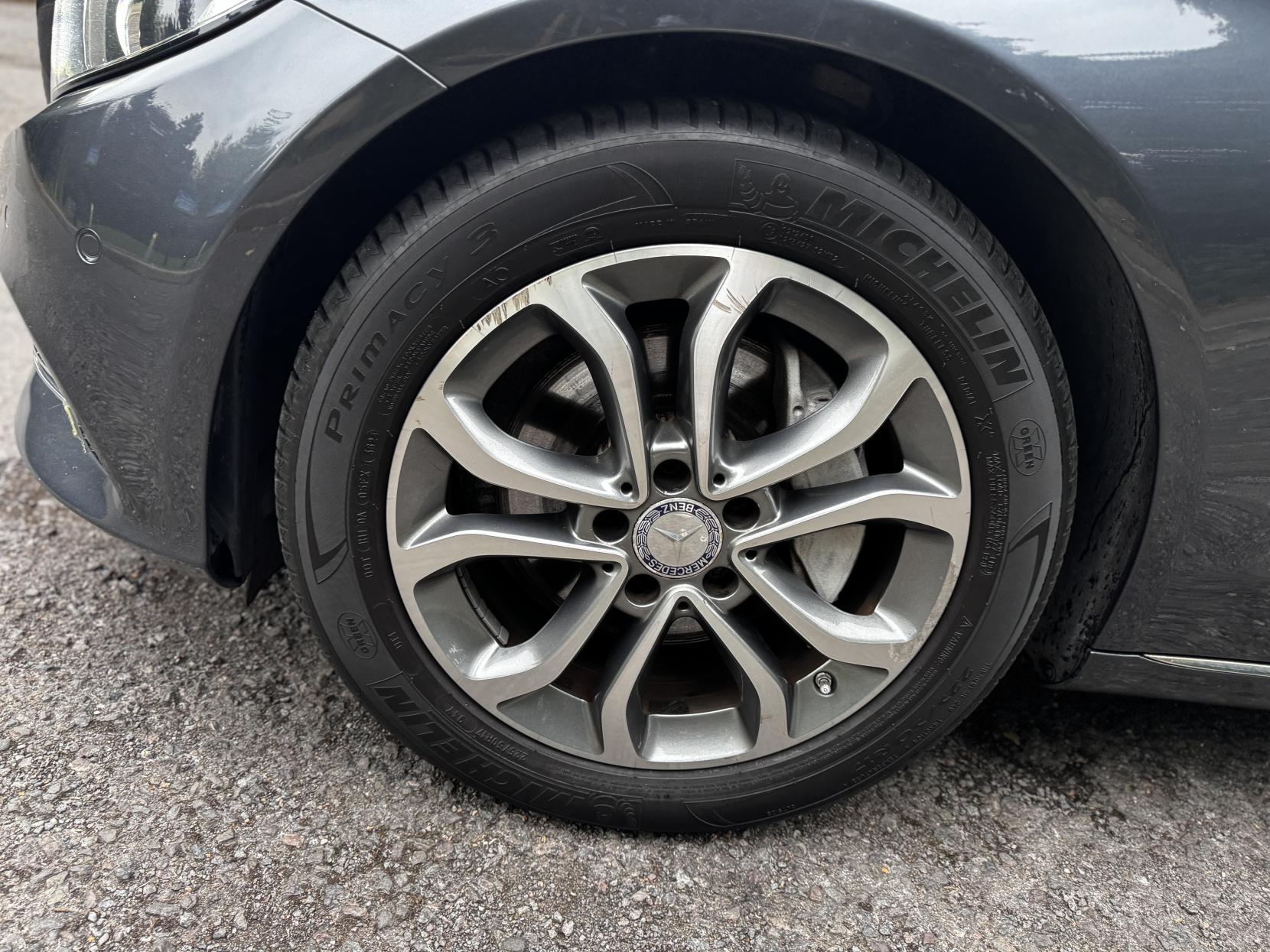 Mercedes-Benz C Class 2.1 C250 BlueTEC Sport Saloon 4dr Diesel G-Tronic+ Euro 6 (s/s) (204 ps)