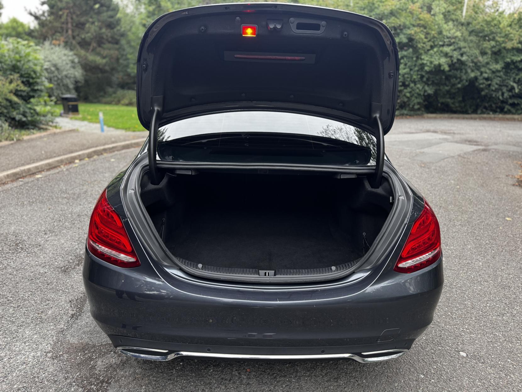 Mercedes-Benz C Class 2.1 C250 BlueTEC Sport Saloon 4dr Diesel G-Tronic+ Euro 6 (s/s) (204 ps)