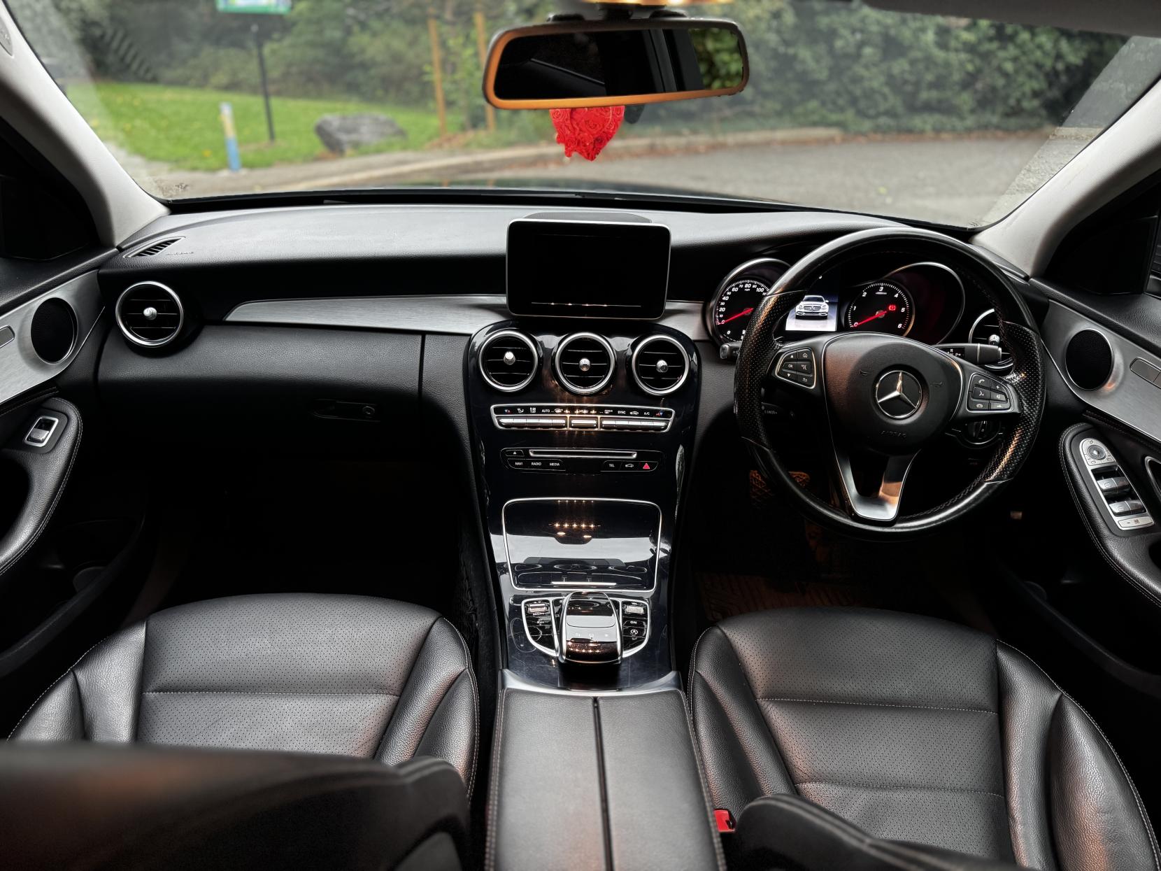 Mercedes-Benz C Class 2.1 C250 BlueTEC Sport Saloon 4dr Diesel G-Tronic+ Euro 6 (s/s) (204 ps)