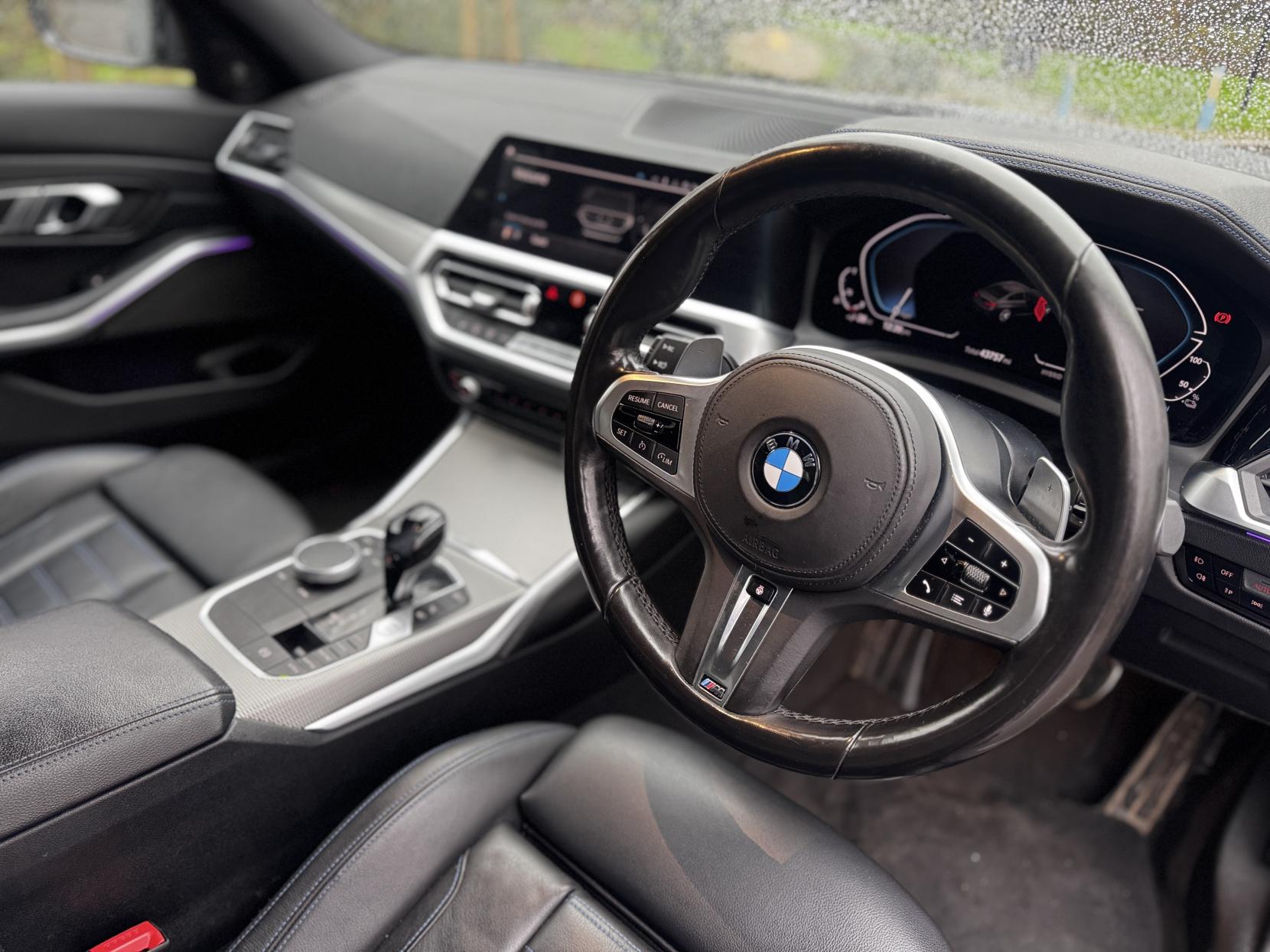 BMW 3 Series 2.0 330e 12kWh M Sport Saloon 4dr Petrol Plug-in Hybrid Auto Euro 6 (s/s) (292 ps)
