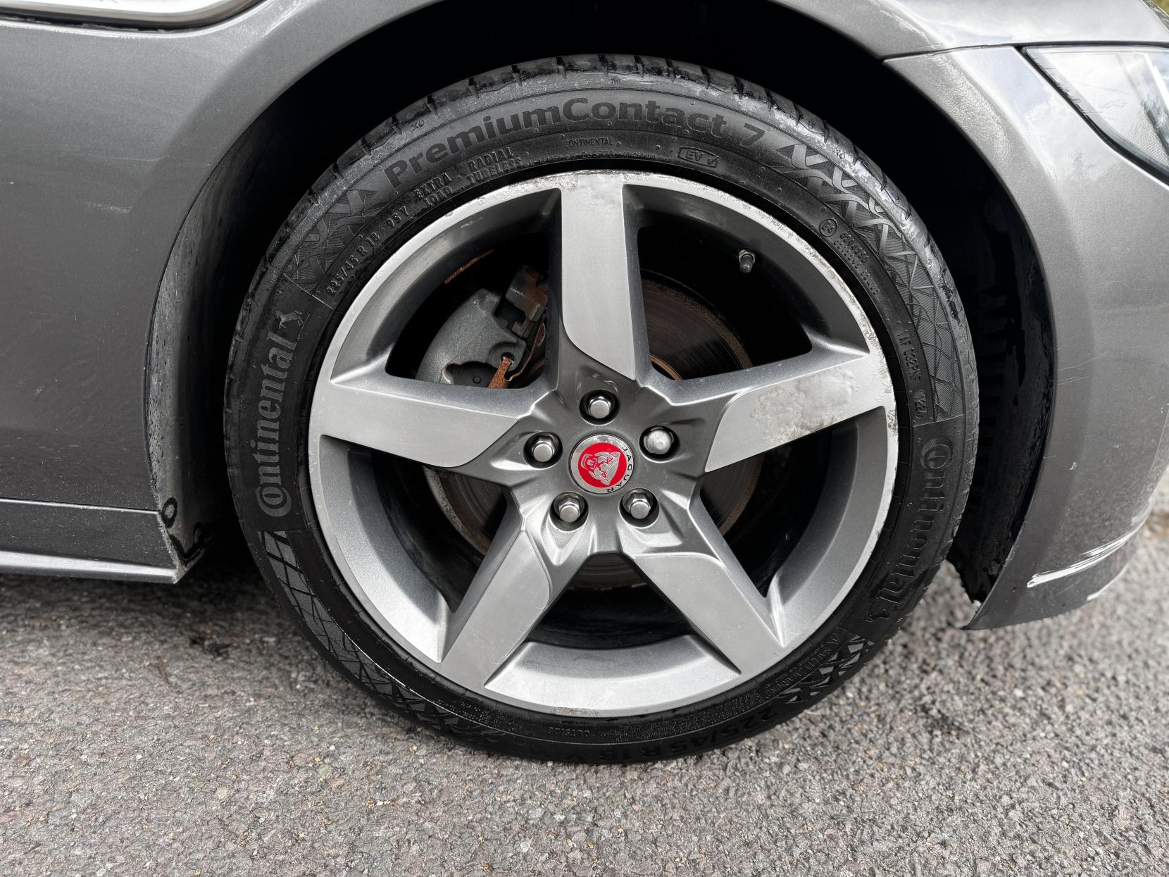 Jaguar XE 2.0d R-Sport Saloon 4dr Diesel Auto Euro 6 (s/s) (180 ps)
