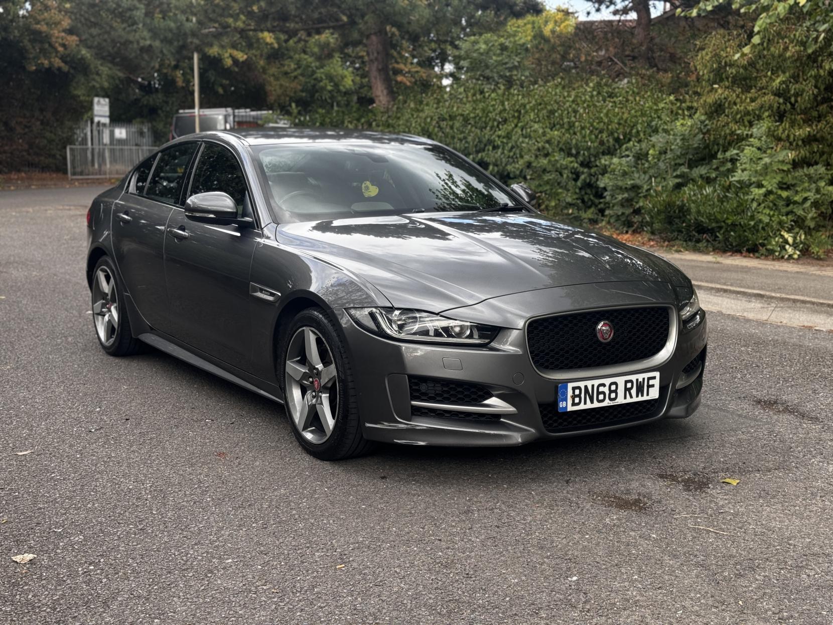 Jaguar XE 2.0d R-Sport Saloon 4dr Diesel Auto Euro 6 (s/s) (180 ps)