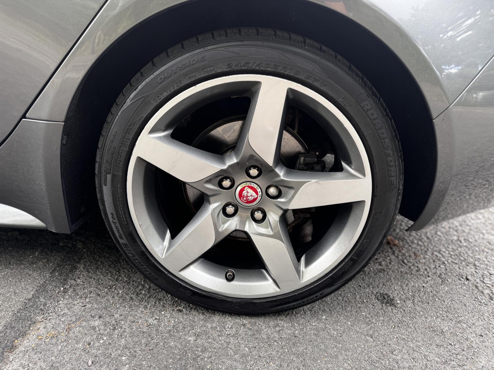 Jaguar XE 2.0d R-Sport Saloon 4dr Diesel Auto Euro 6 (s/s) (180 ps)