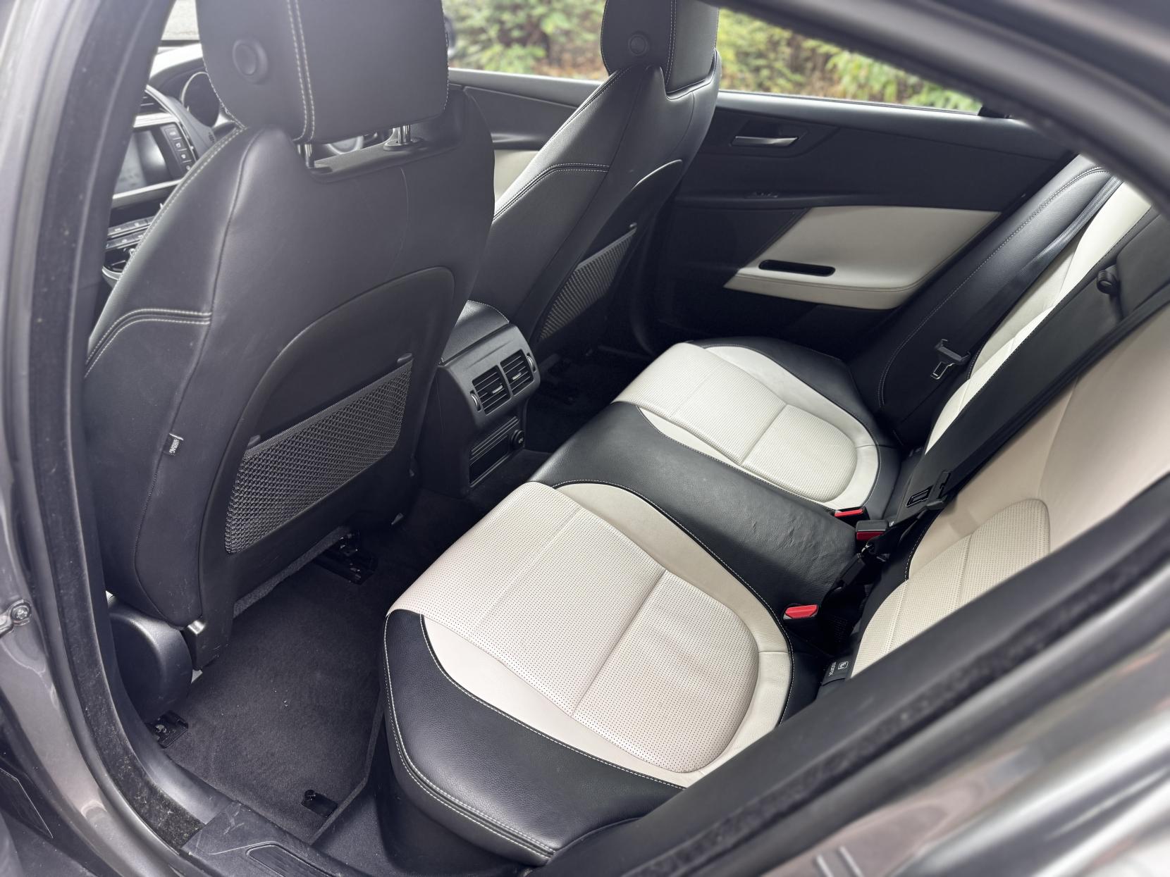 Jaguar XE 2.0d R-Sport Saloon 4dr Diesel Auto Euro 6 (s/s) (180 ps)