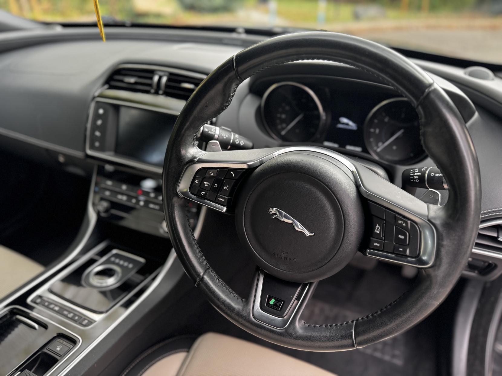 Jaguar XE 2.0d R-Sport Saloon 4dr Diesel Auto Euro 6 (s/s) (180 ps)
