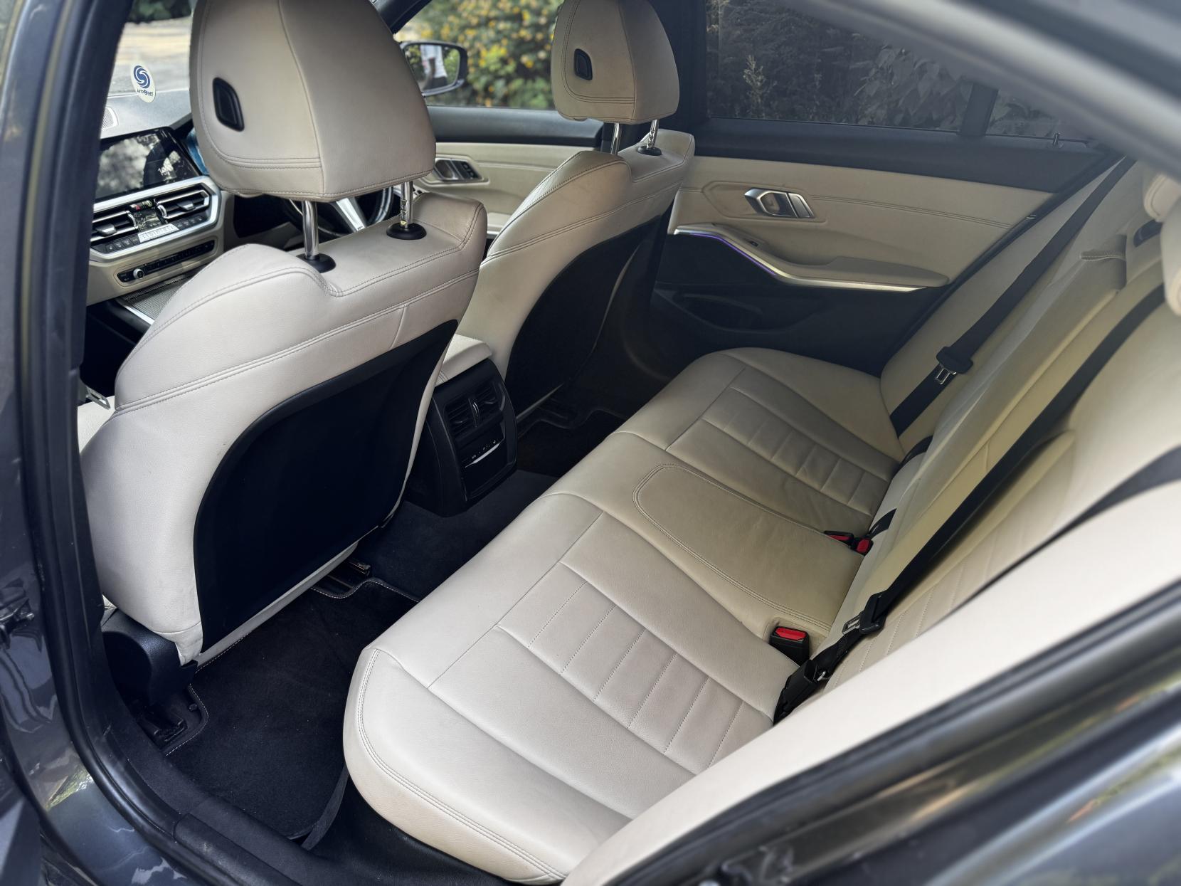 BMW 3 Series 2.0 330e 12kWh M Sport Saloon 4dr Petrol Plug-in Hybrid Auto Euro 6 (s/s) (292 ps)