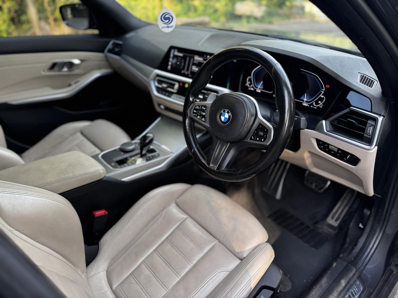 BMW 3 Series 2.0 330e 12kWh M Sport Saloon 4dr Petrol Plug-in Hybrid Auto Euro 6 (s/s) (292 ps)