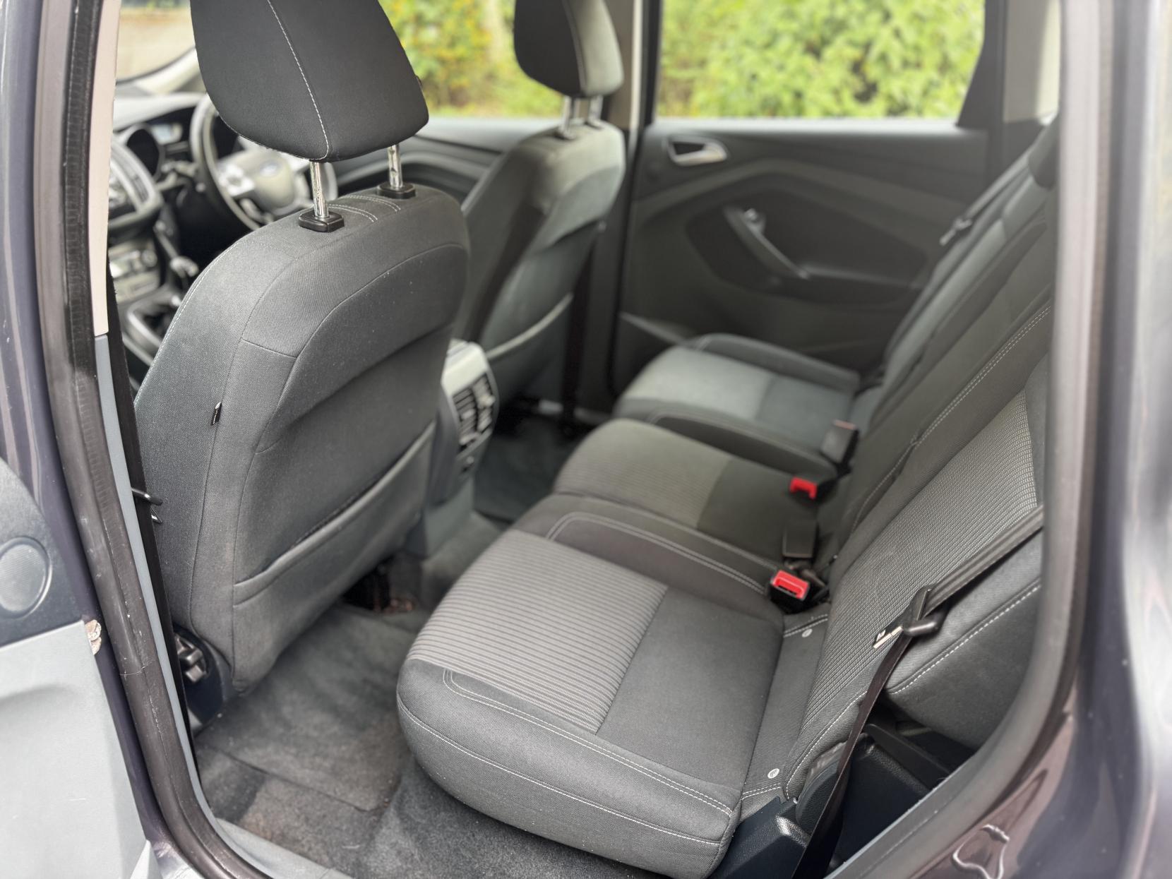 Ford C-Max 1.6 TDCi Titanium MPV 5dr Diesel Manual Euro 5 (115 ps)