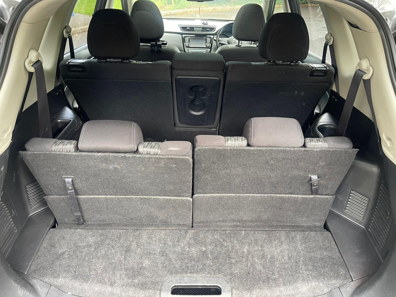 Nissan X-Trail 1.6 dCi N-Connecta SUV 5dr Diesel XTRON Euro 6 (s/s) (130 ps)