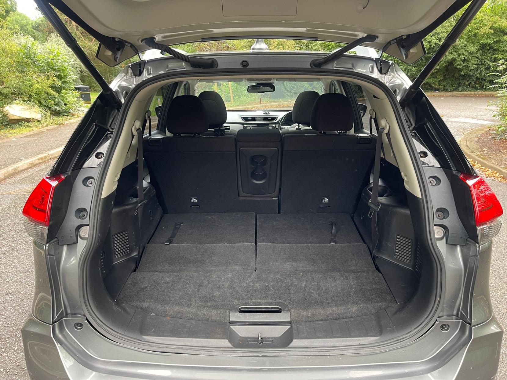 Nissan X-Trail 1.6 dCi N-Connecta SUV 5dr Diesel XTRON Euro 6 (s/s) (130 ps)