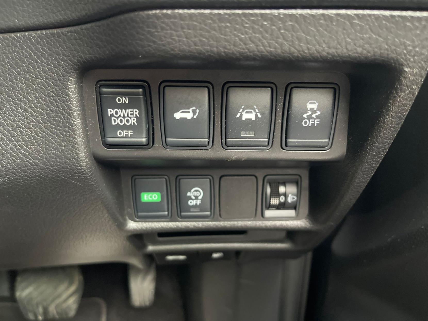 Nissan X-Trail 1.6 dCi N-Connecta SUV 5dr Diesel XTRON Euro 6 (s/s) (130 ps)