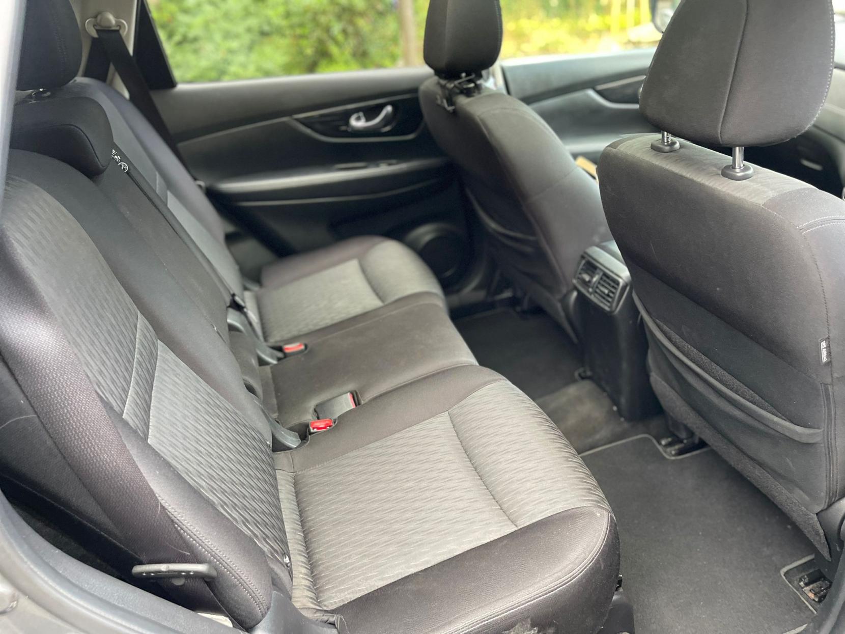 Nissan X-Trail 1.6 dCi N-Connecta SUV 5dr Diesel XTRON Euro 6 (s/s) (130 ps)